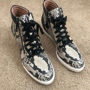 Linea Paolo Wedge Sneaker Size 12M